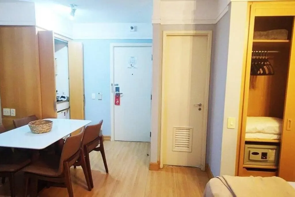 Flat 4 Estrelas Prox Av Paulista, Hc, Convencoes Reboucas, Metro, Bares Nos Jardins Sao Paulo Apartment
